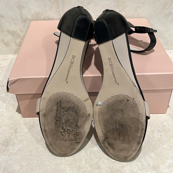 BCBG Vincent Two-Tone Wedge Sandals Nude Black Size 8.5 - Picture 11 of 13